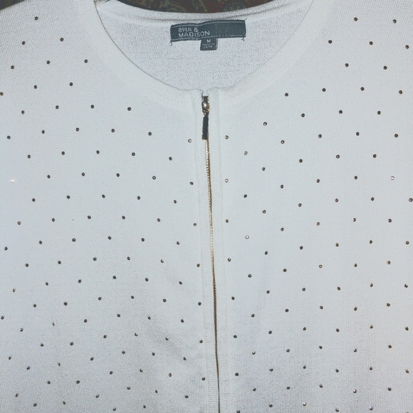 White cardigan with accent. - Picture 3 of 6